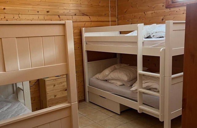 Apartment close to the slopes, hiking trails and summer swimming pool.