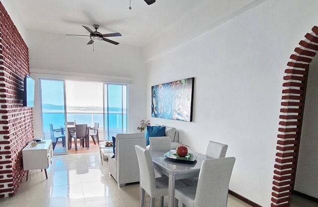 Apartment on the 13th floor, with beautiful sea views by Parceros Group