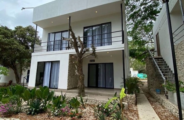Apartment 4 with balcony and garden and lake view