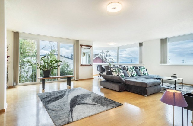 Apartment 'Cocoon Am Schloß Top 2' with Lake View, Wi-Fi and Air Conditioning