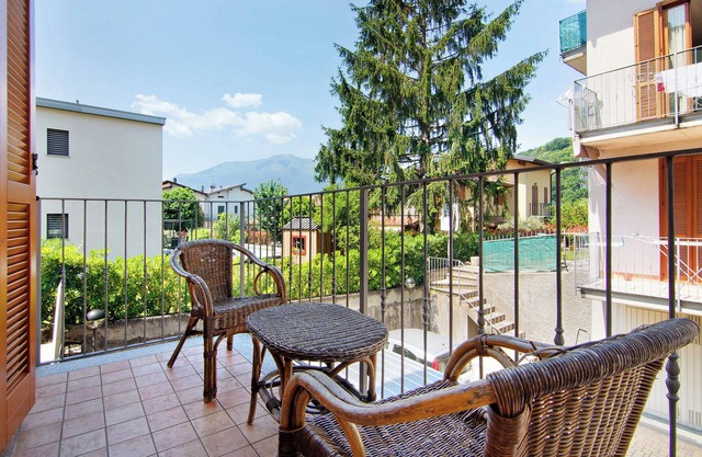 Apartment "Colorful" with Mountain View & Private Garden