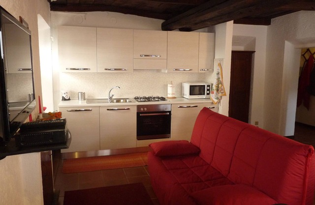 Apartment Cusius in Orta San Giulio on Lake Orta with parking and lake view
