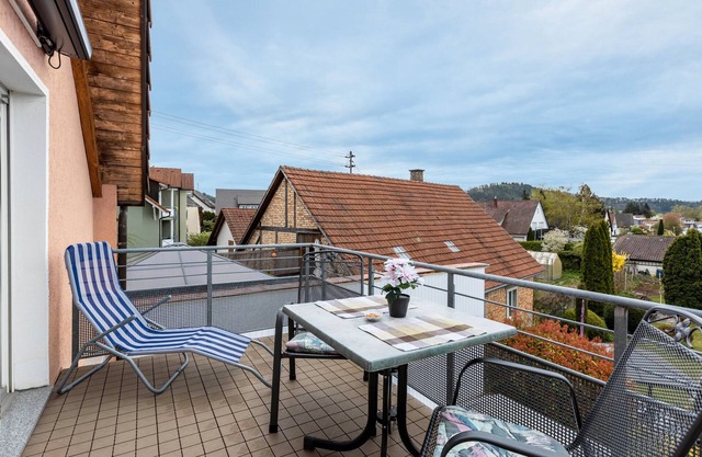 Apartment 'D G Mit Balkon' with Balcony and Wi-Fi
