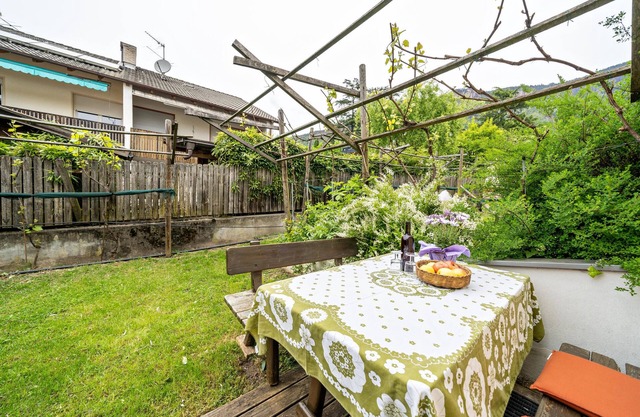 Apartment 'Das Landhaus Apt Sauvignon' with Mountain View, Private Terrace and Wi-Fi