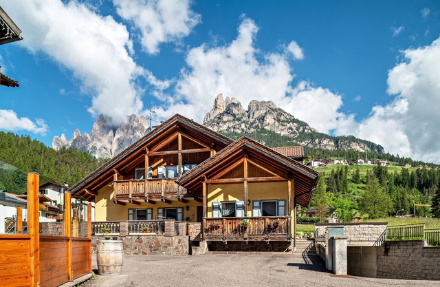 Apartment 'Davide ' with Mountain View, Private Garden and Wi-Fi