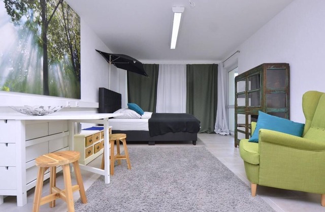 Apartment-Connected-Private Bathroom-Balcony-Vivi