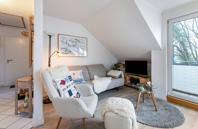 Apartment 'Ferienwohnung Luv Und Lee' with Sea View, Balcony and Wi-Fi