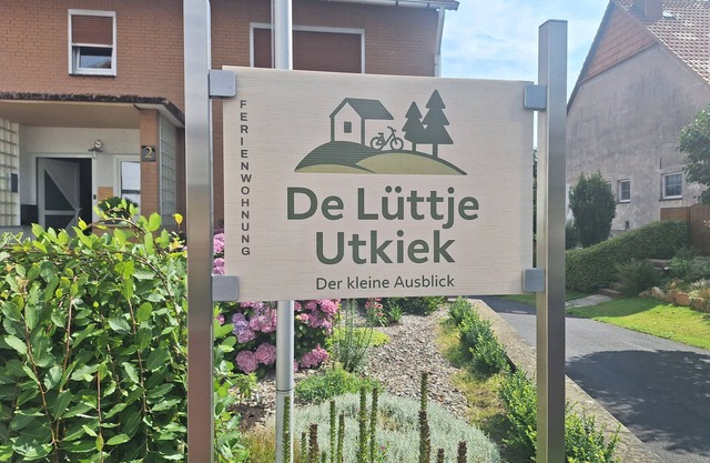 Apartment 'De Lüttje Utkiek' with Balcony and Wi-Fi