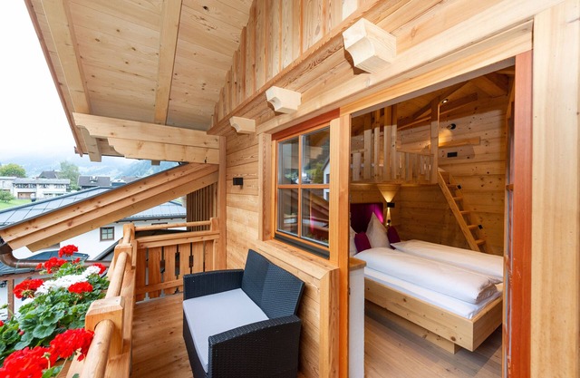 Apartment 'Deluxe 2' with Private Garden, Balcony and Wi-Fi