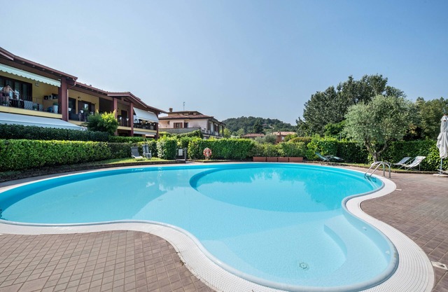 Apartment 'Dimora Del Lago - Oasi Con Piscina' with Shared Pool