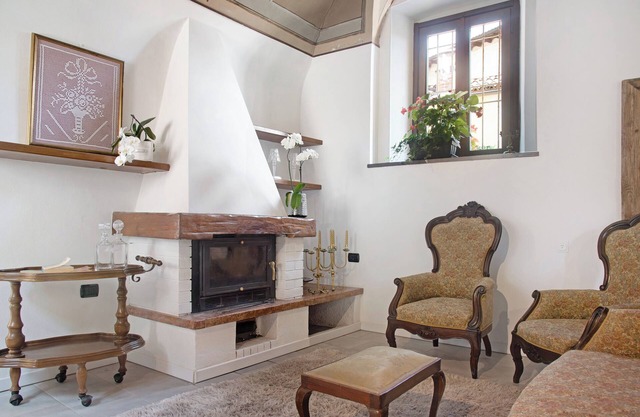 Apartment 'Dimora Vittoria - Lago Maggiore' with Shared Garden and Wi-Fi