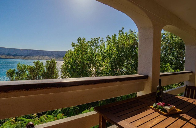 Apartment directly at the beach, 2 balconys, sea view and free WiFi