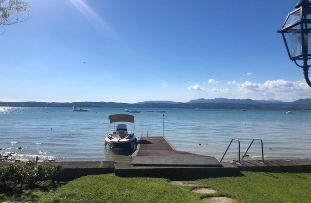 Apartment directly by the lake