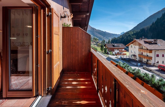 Apartment 'Dolomiti' with Mountain View, Private Terrace and Wi-Fi