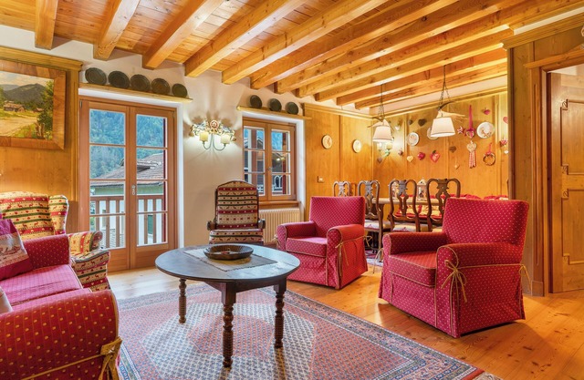 Apartment 'Dolomiti Deluxe - Bocenago' with Mountain View, Balcony and Wi-Fi