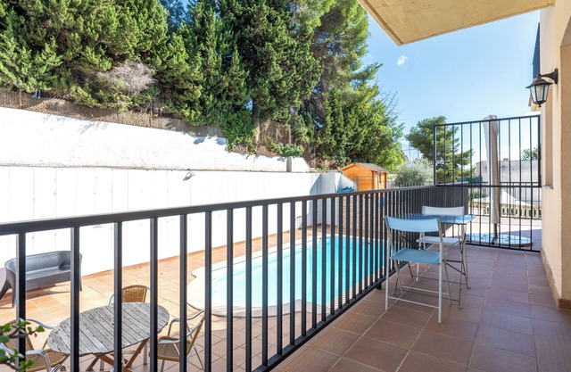 Apartment 'Dorada 1-3' with Shared Pool, Private Terrace and Wi-Fi