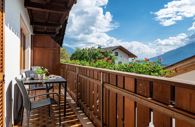 Apartment 'Dorfblick' with Mountain View, Shared Garden and Wi-Fi