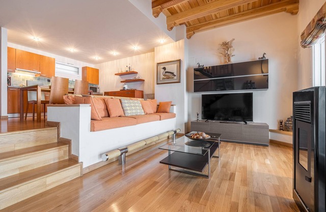 Apartment 'Duplex 13D' with Mountain View and Private Terrace