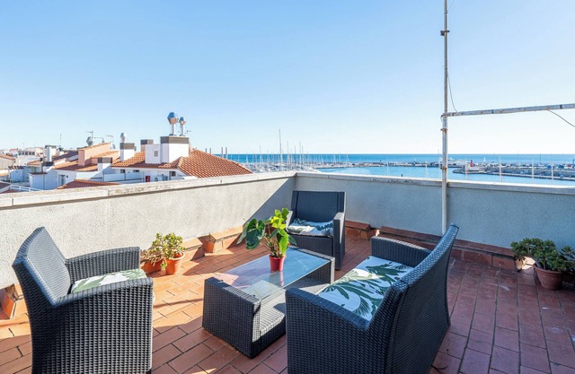 Apartment 'Dúplex Puerto' with Sea View and Balcony