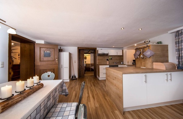 Apartment Edelweiß with 110m² - 3 bedrooms, 1x bathroom with shower and bathtub
