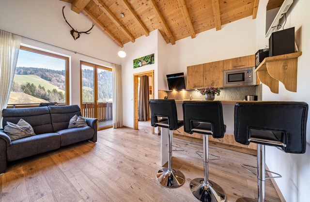 Apartment "Eggerhof Suite" with Mountain View, Lake Access & Wi-Fi