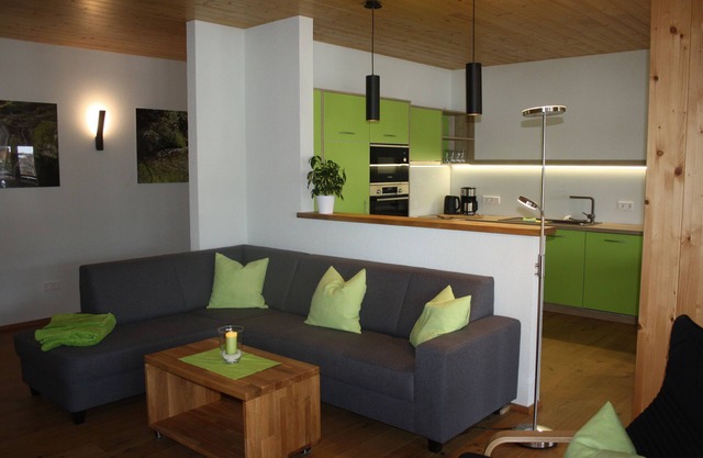 Apartment 'Eichentraum' with Mountain View, Shared Garden and Wi-Fi