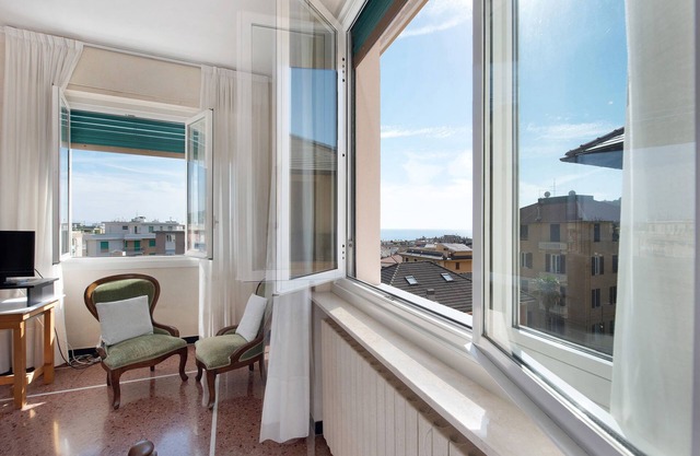 Apartment "Enrica - Arenzanohost" with Sea View, Balconies & A/C