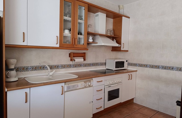 Apartment 'Entrada' with Shared Terrace, Wi-Fi and Air Conditioning