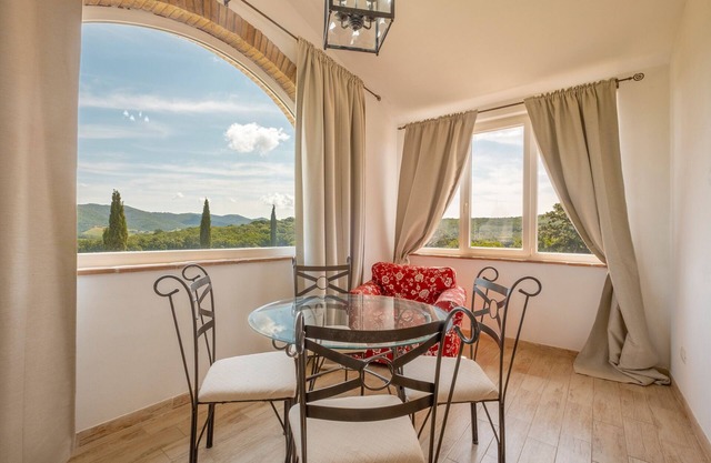 Apartment 'Erica' with Shared Pool, Wi-Fi and Air Conditioning