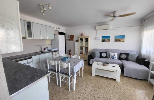 Apartment 'Can Pep' with Balcony, Wi-Fi and Air Conditioning
