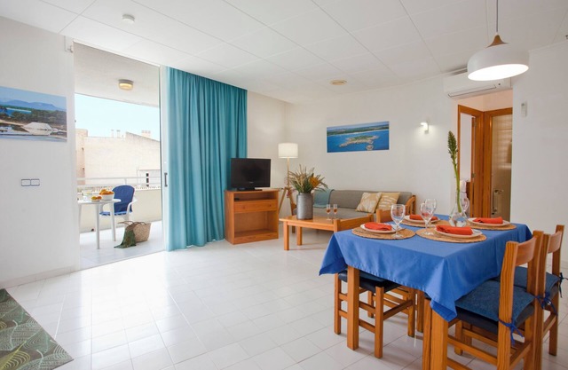 Apartment "Apartamento Es Trenc 2 Colonia de Sant Jordi" with Balcony, Wi-Fi & Air Conditioning