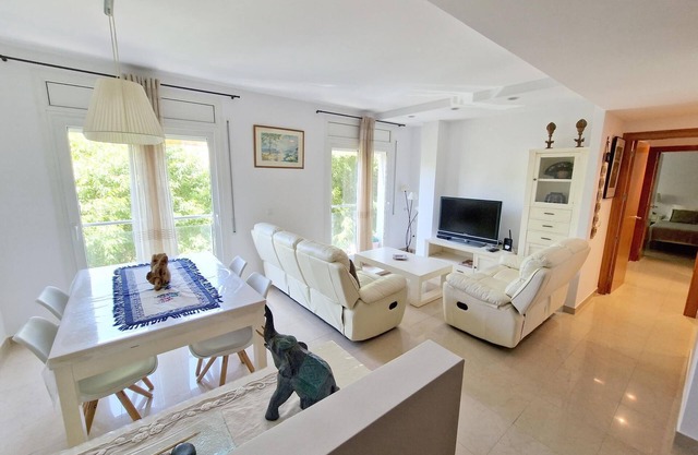APARTMENT WITH PARKING CLOSE TO THE CENTER AND TO THE BEACH