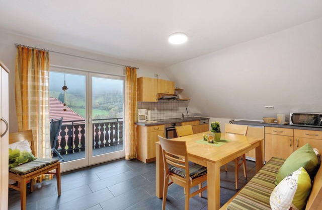 Apartment 'Ferienwohnung Sonnenblume' with Mountain View, Private Terrace and Wi-Fi