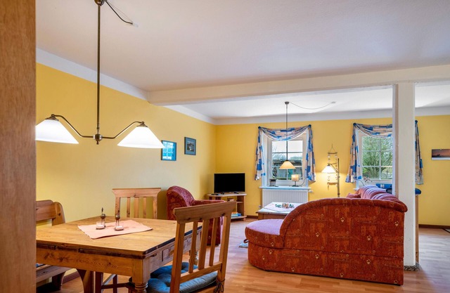 Apartment 'Ferienwohnung 2 - Jule' with Shared Terrace, Shared Garden and Wi-Fi
