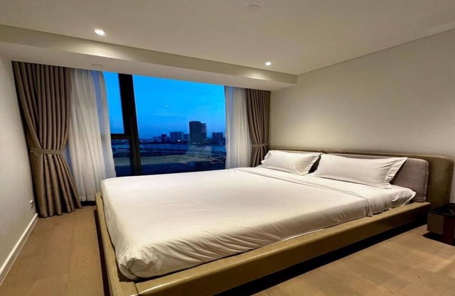 Apartment for Rent at Vinhomes Central Park/Căn Hộ Vinhomes Cho Thuê