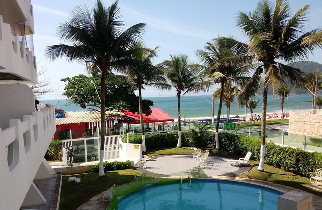 Apartment facing the sea.