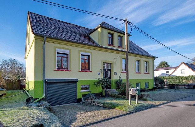 Apartment 'Familienfreundliche' with Private Garden and Wi-Fi