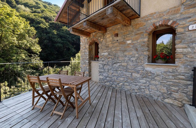Apartment 'Faunet' with Mountain View, Wi-Fi and Air Conditioning
