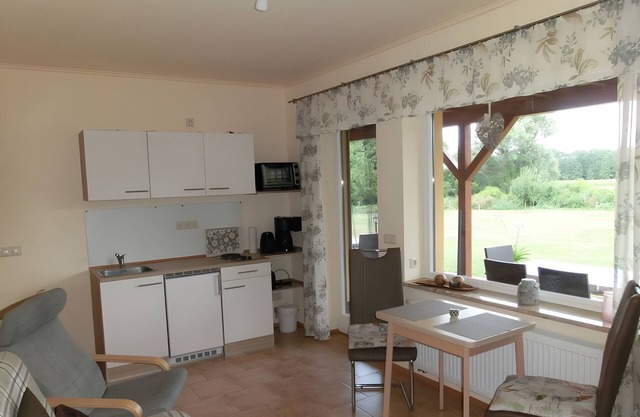 Apartment 'Federower Hofsee Fischadler' with Lake View, Private Terrace and Wi-Fi