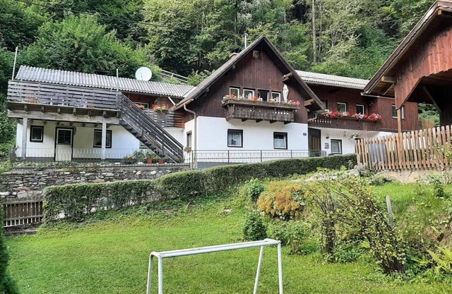 Apartment Feld am See near Ski Slopes