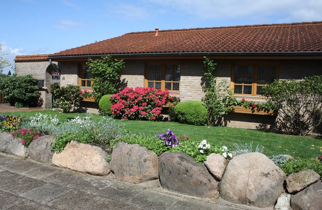 Apartment 'Ferienhaus Weingarten' with Private Terrace and Private Garden