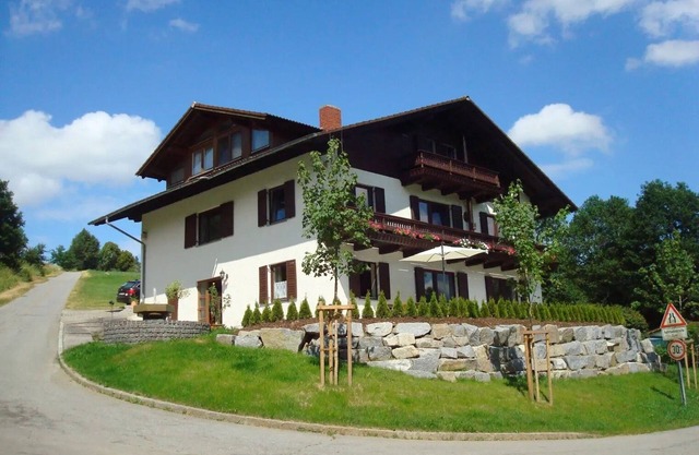 Apartment 'Ferienwohnungen Memminger' with Private Terrace and Wi-Fi