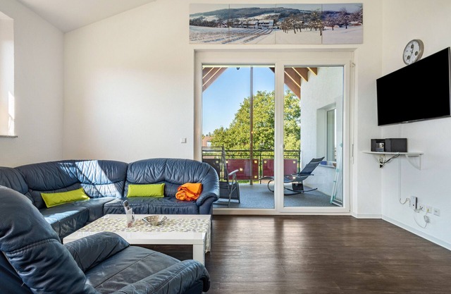 Apartment 'Ferienwohnung 1, 95qm' with Shared Garden, Balcony and Wi-Fi
