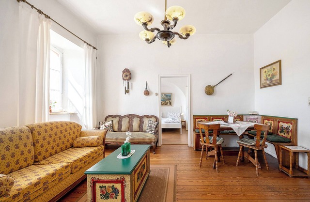Apartment 'Ferienwohnung Abtei Klosterhof' with Shared Terrace, Shared Garden and Wi-Fi