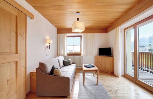 Apartment "Ferienwohnungen Zwick Maroles" with large south-facing balcony and panoramic view