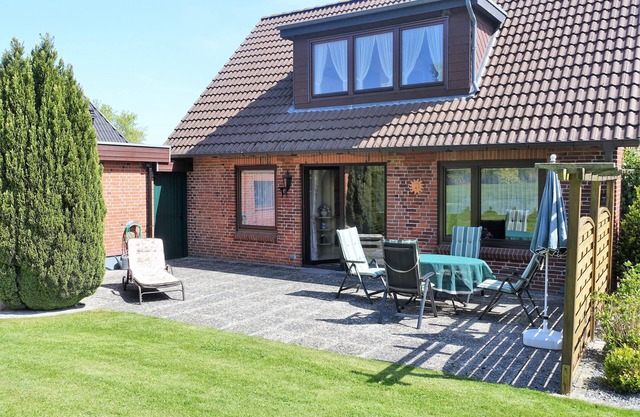 Apartment 'Ferienhaus Christa - Schleimünde' with Private Terrace and Private Garden