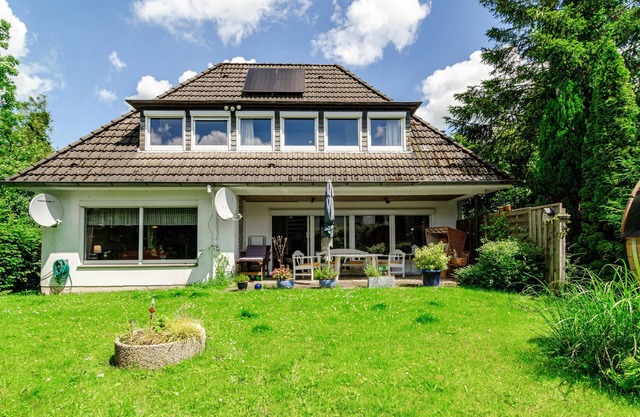 Apartment 'Ferienhaus Hannelore' with Private Terrace, Private Garden and Wi-Fi