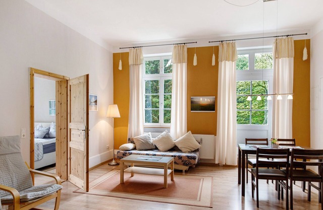 Apartment 'Ferienwohnung 4' with Shared Terrace, Shared Garden