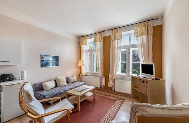 Apartment 'Ferienwohnung 9' with Shared Terrace and Shared Garden
