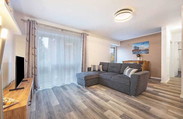 Apartment 'Ferienwohnung Neu Wulmstorf' with Balcony